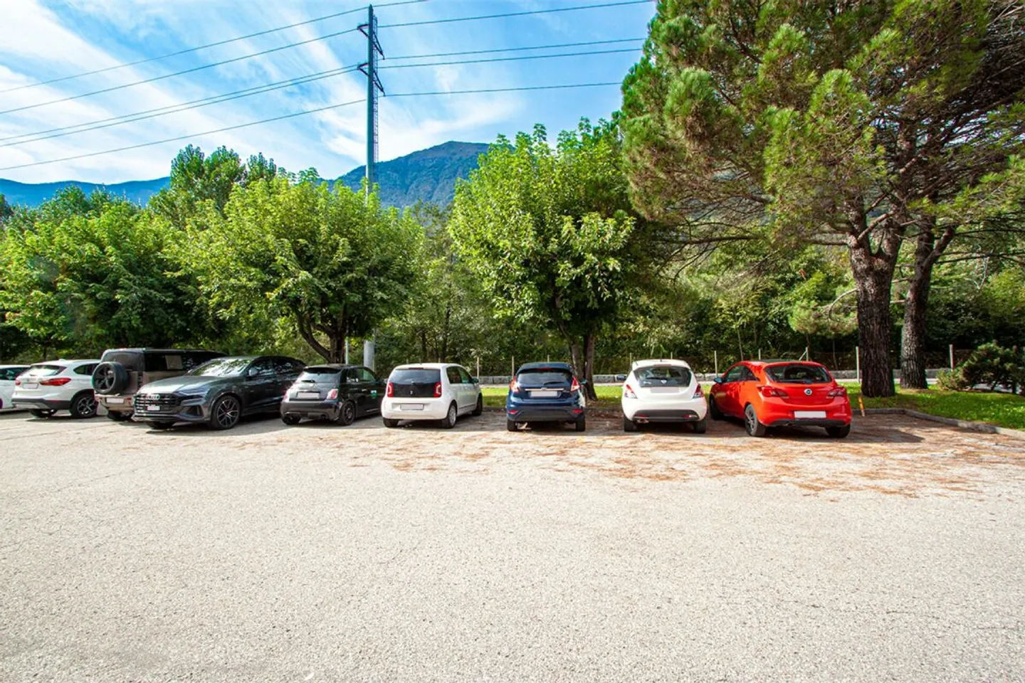 Superficie industriale con parcheggi - Foto 9 di 9