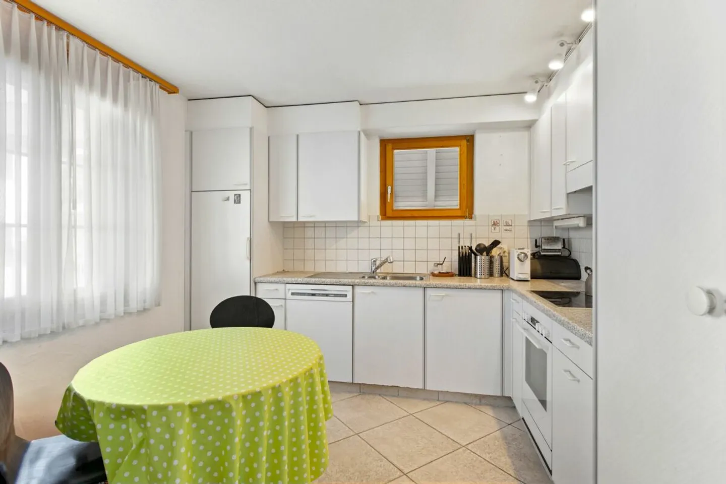 Zentral mit Blick ins Grüne! - Foto 7 von 12