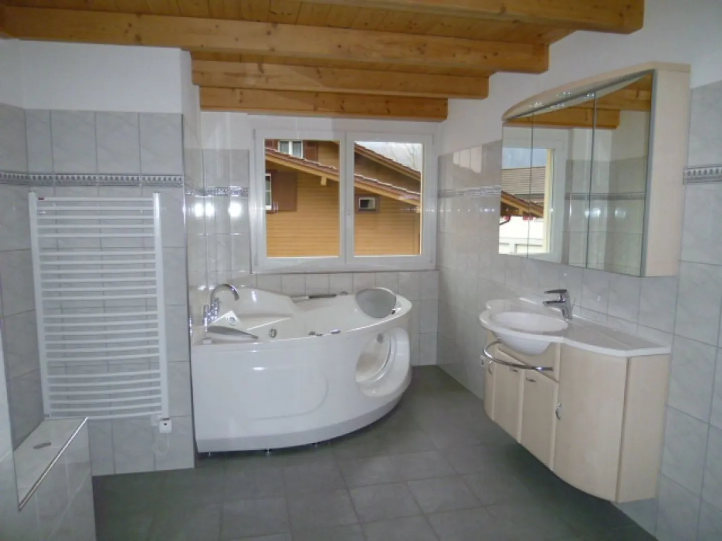 Lussuoso appartamento di 4½ locali con sauna e vista lago - Foto 10 di 12