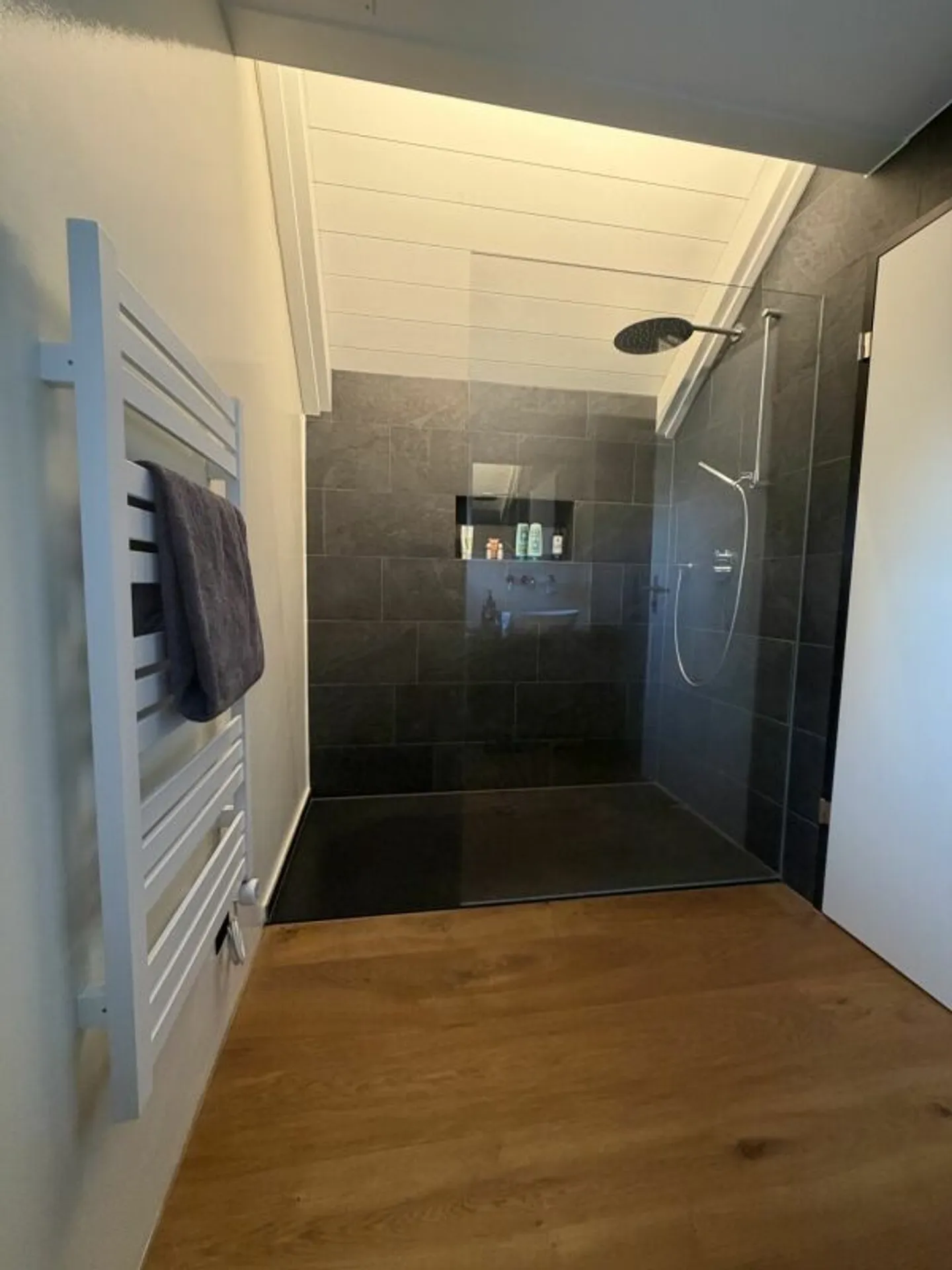 Stilvolle 2.5-Zimmerwohnung in Hölstein - hochwertig, ruhig und bezugsbereit - Photo 12 of 13