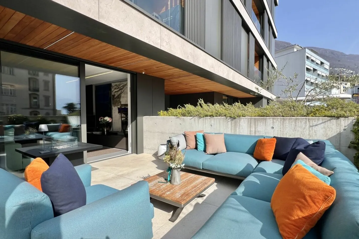 Luxuriöse Gartenwohnung in Locarno - Foto 3 von 13