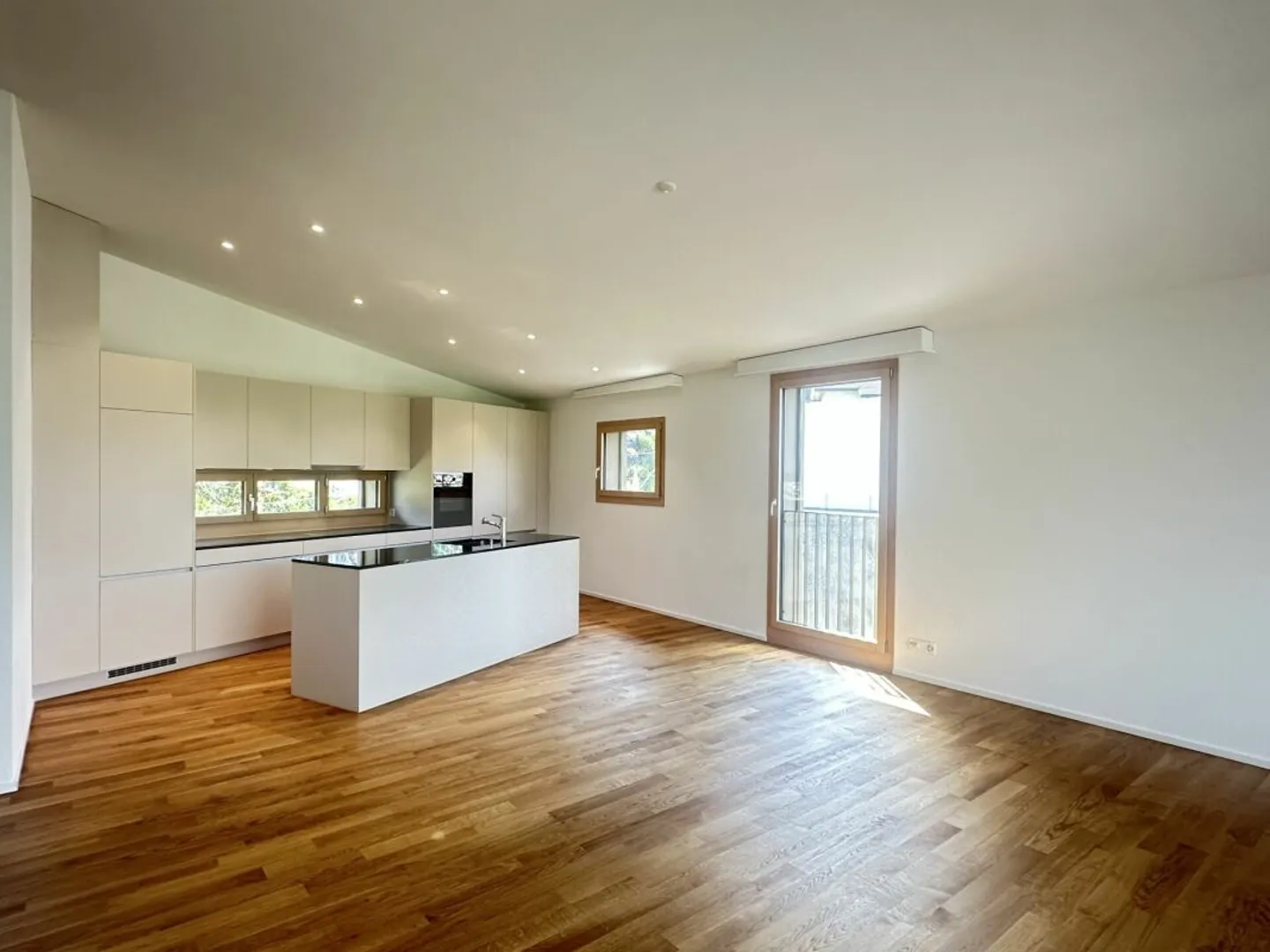 Hochwertige Dachwohnung mit Weitblick und Ruhe - Foto 2 di 12