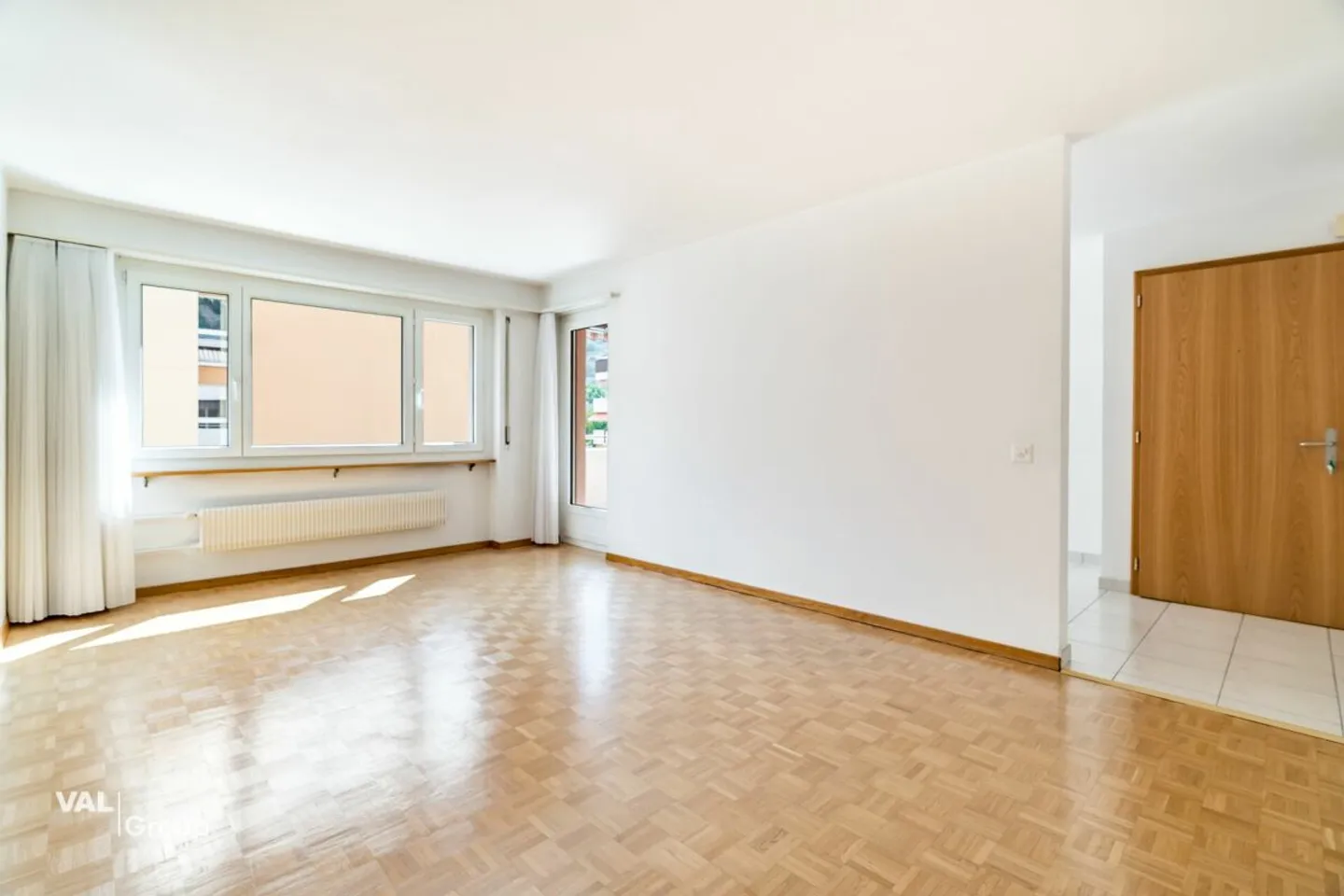 Central 3.5-room apartment with balcony in Visp - Photo 4 of 13