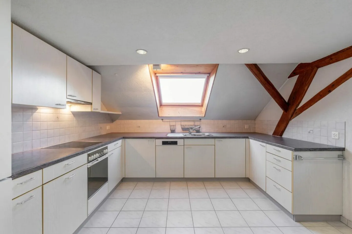 Maison 3 familles | Calme | Ensoleillé | Familial | Idéal pour la garde d'animaux - Photo 2 sur 13