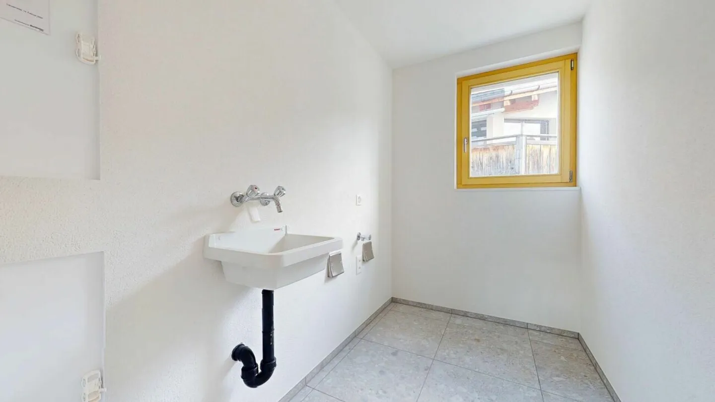 Modern attractive 3.5-room apartment in a quiet residential area - Photo 10 of 13