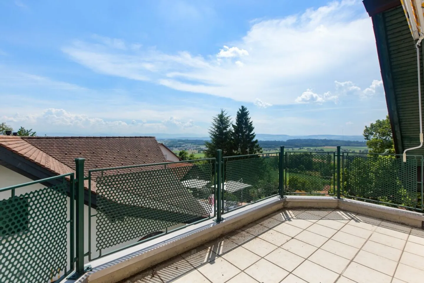 Renovierte Maisonette mit Balkon, Aussicht, viel Charme und Klimaanlage - Foto 2 von 11