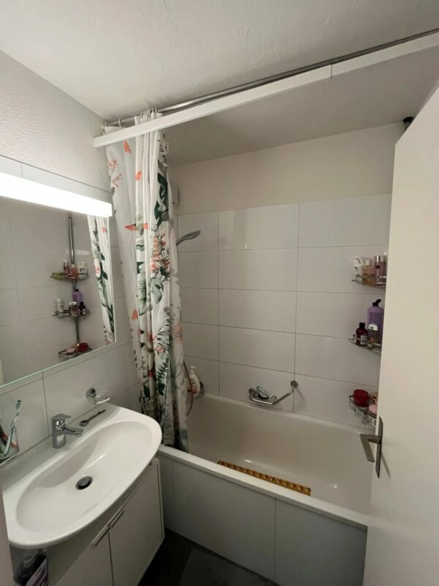 Appartamento ristrutturato in zona tranquilla - Foto 11 di 12
