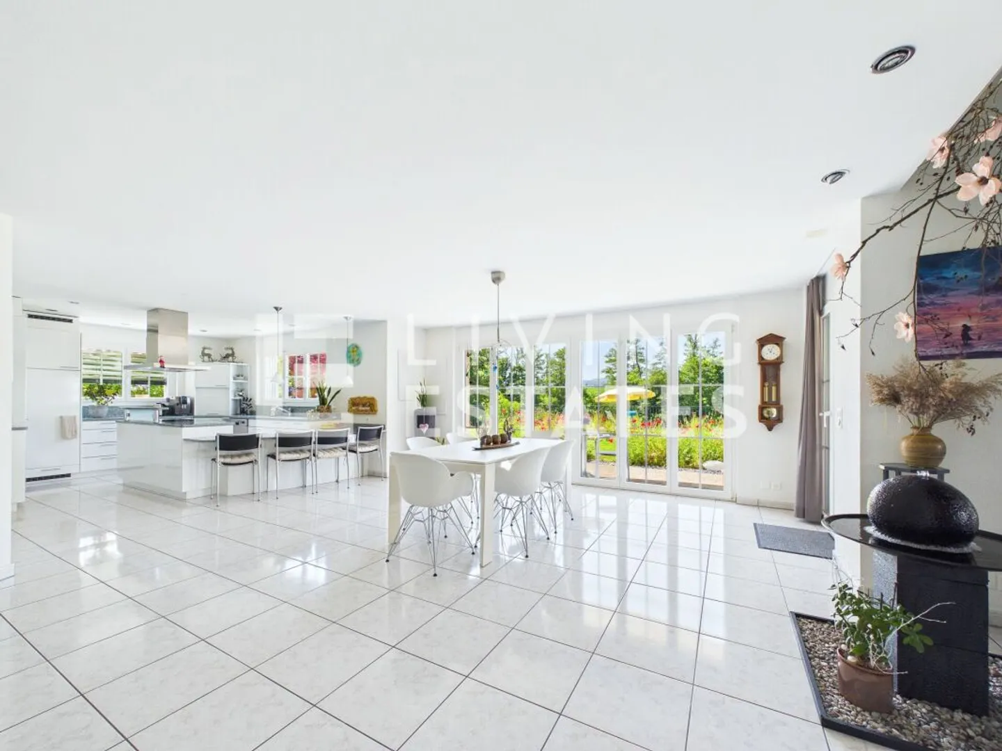 A PROPERTY OF LASTING VALUE - ELEGANT. HIGH QUALITY. VERY WELL MAINTAINED. - Photo 2 of 13