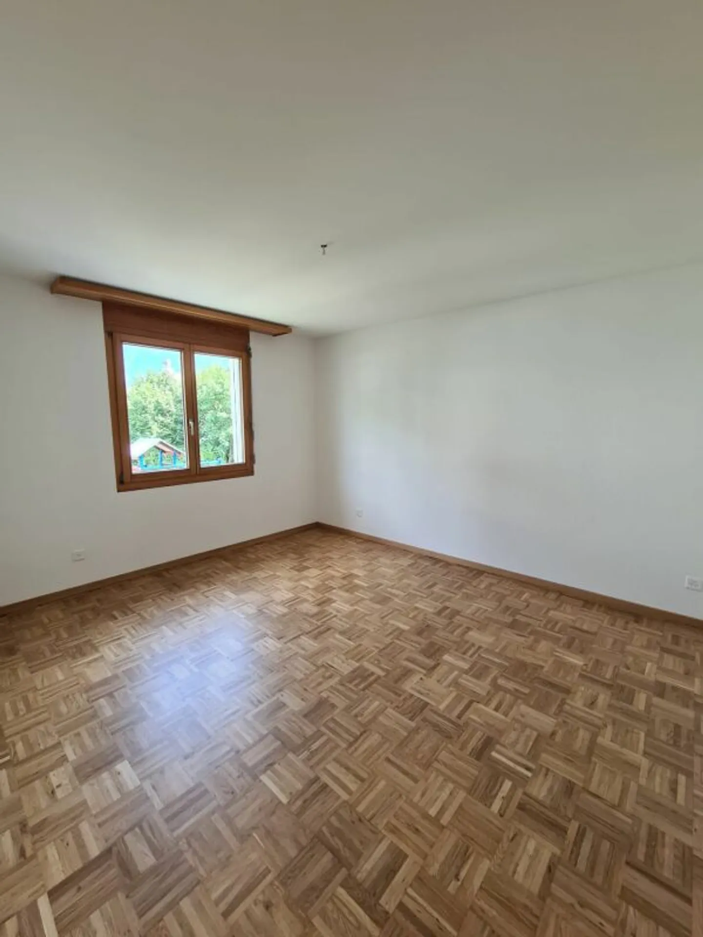 Appartamento attraente di 3,5 stanze in uno sviluppo tranquillo - Foto 5 di 8