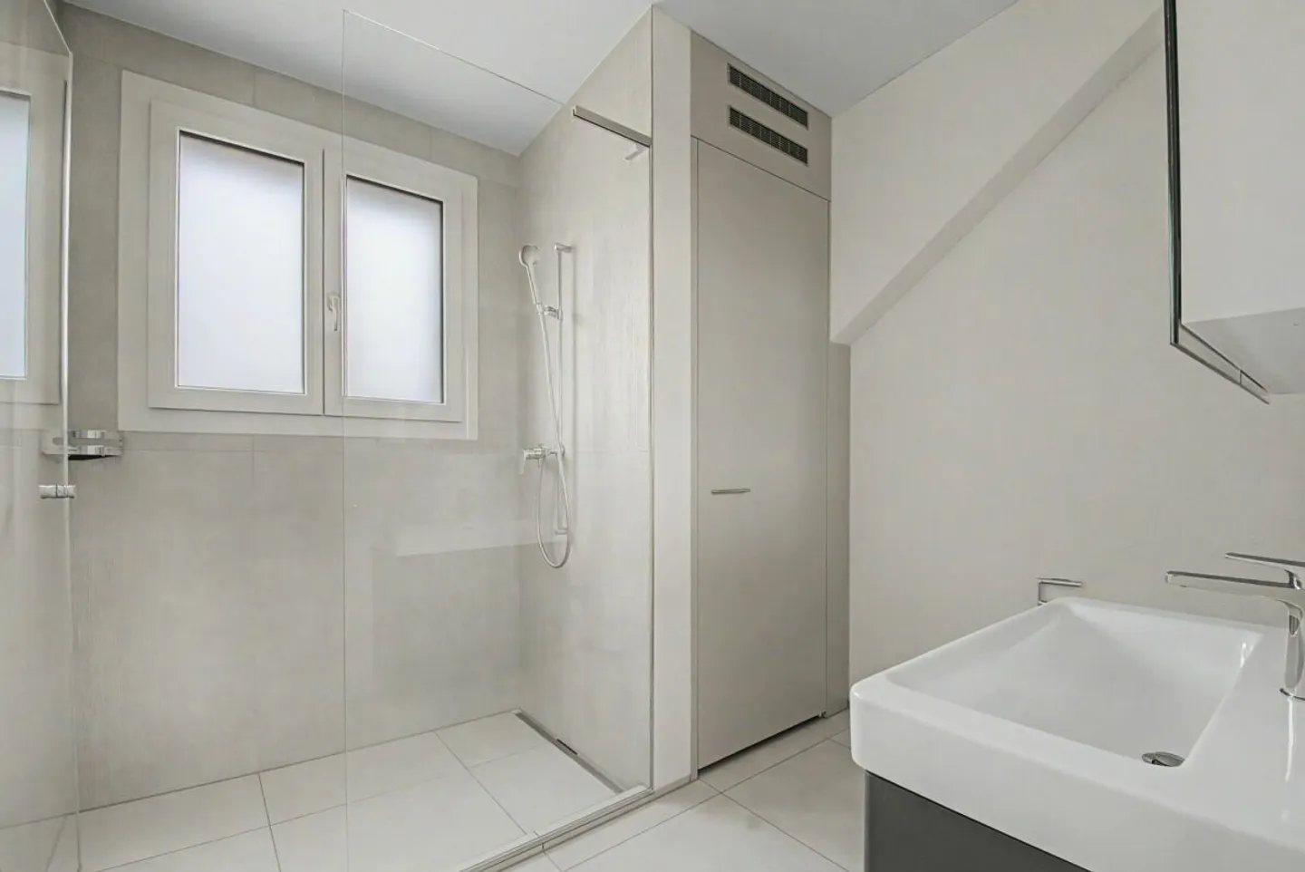 Appartements en attique de 2,5 pièces avec vue sur le lac ! - Photo 6 sur 11