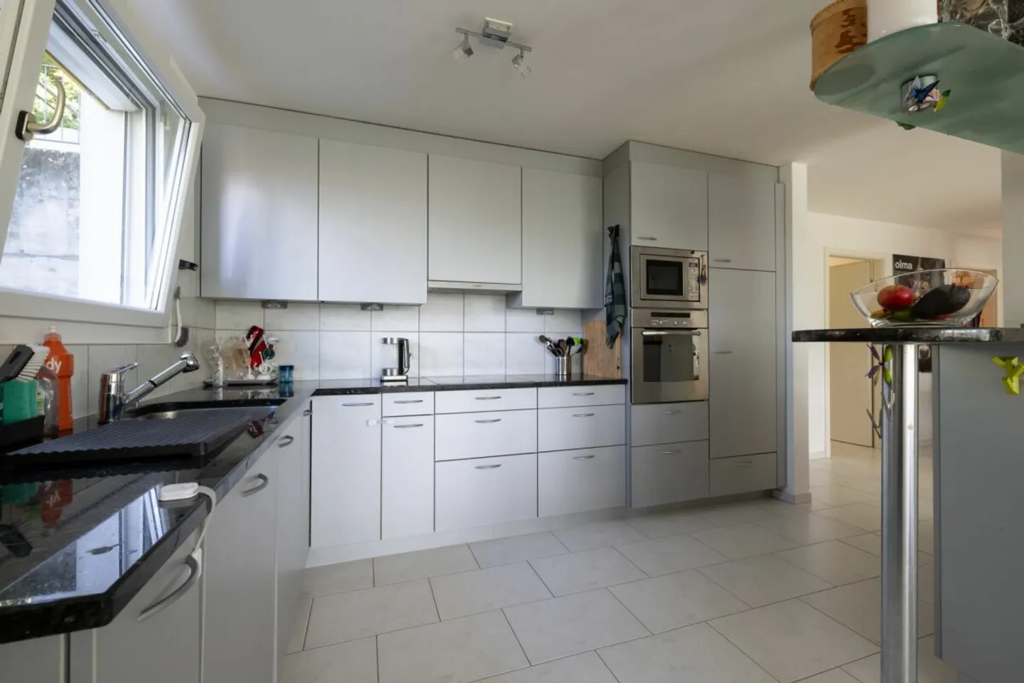 At the Sunny Slope of Liestal: 4.5 Room Terrace Apartment - Photo 8 of 13