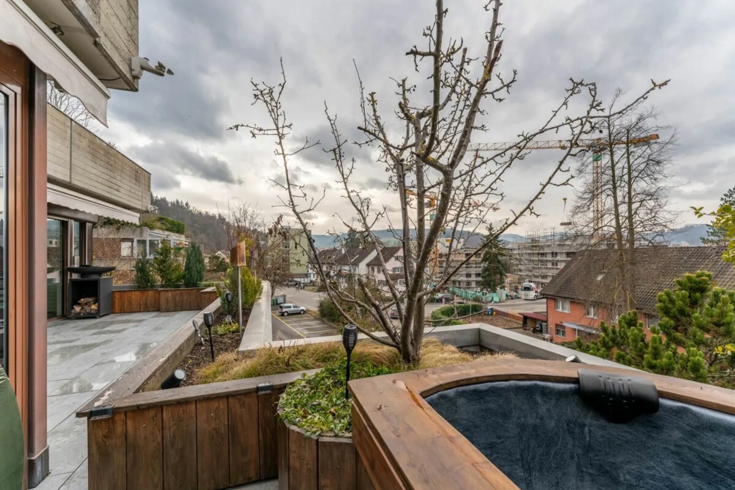 154 m² on one level | 28 m² terrace with hot tub | renovated in 2021 | Liestal - Photo 4 of 4