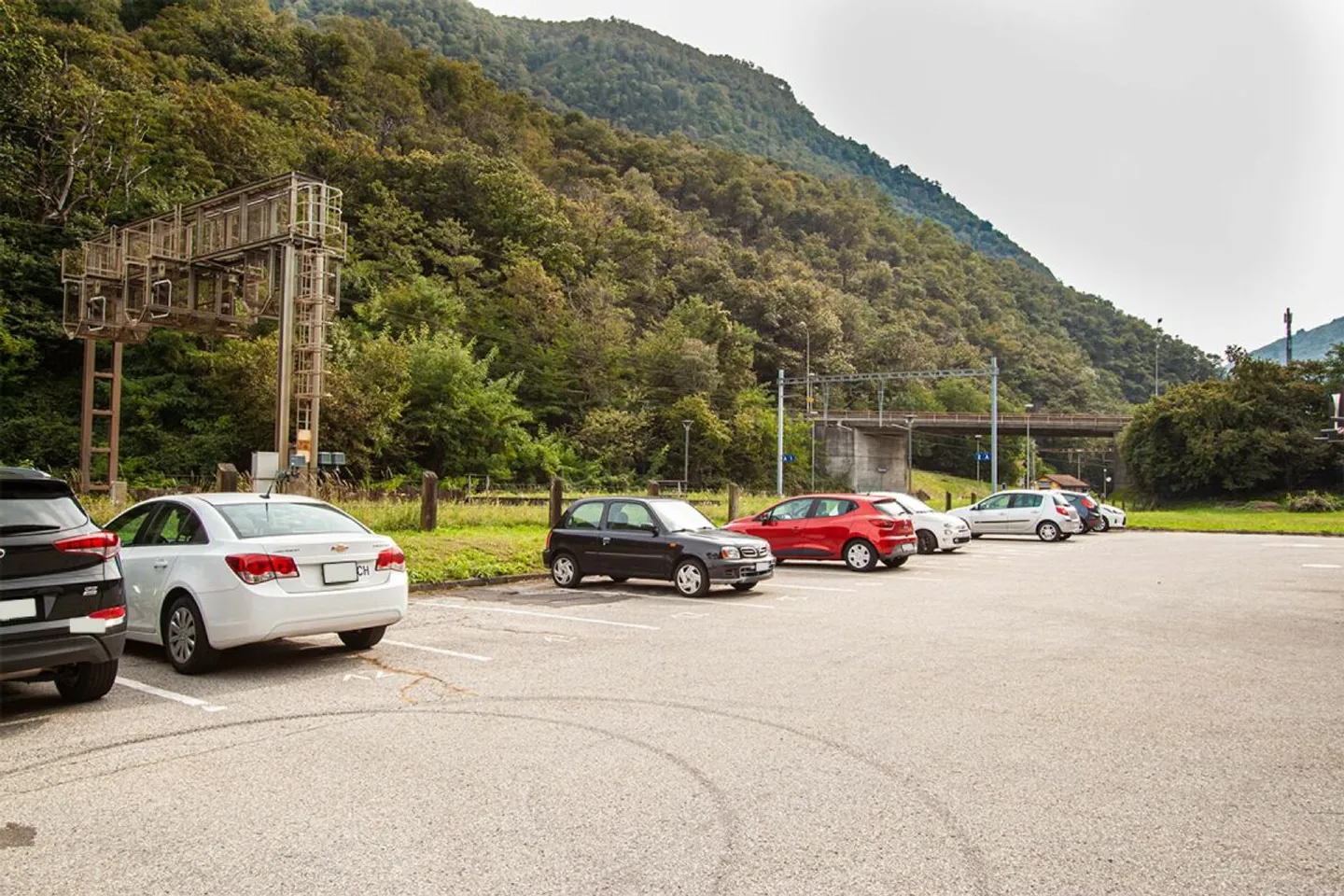 Superficie industriale con parcheggi - Foto 8 di 9