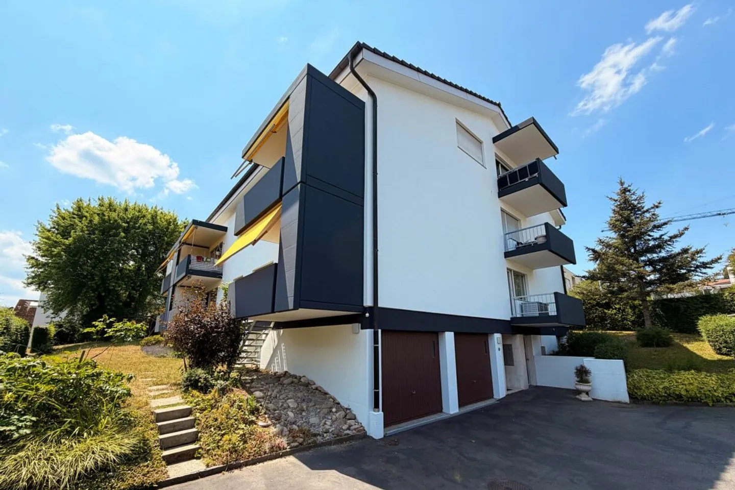 Appartamento di 4 locali, pratico e tranquillo, a Oberwil - Foto 1 di 13