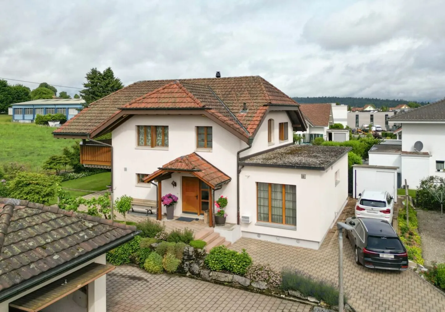 Spacious Single-Family Home with Pool and Garden Paradise in Roggwil - Photo 2 of 13