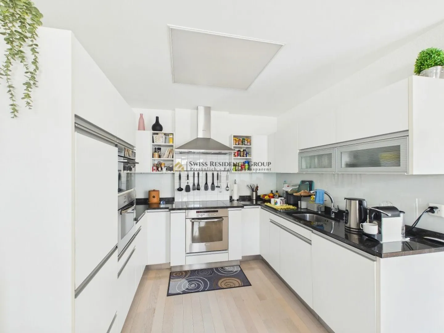 Spazioso e luminoso con balcone vetrato - Foto 4 di 11