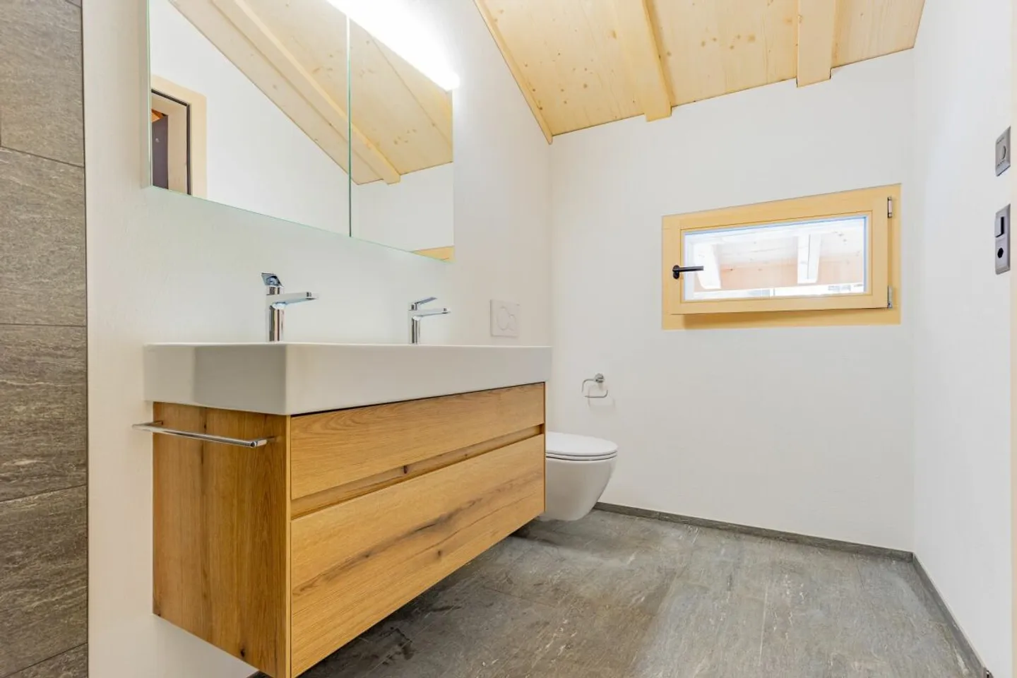 Charmantes Doppeleinfamilienhaus in Davos Wiesen - Foto 7 von 12