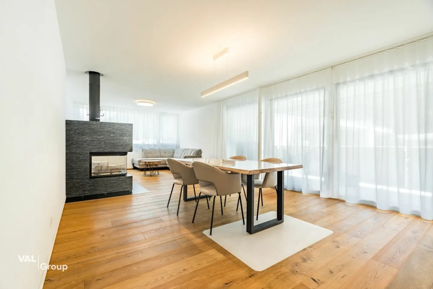 Plenty of space for family, living, and beautiful moments - Photo 3 of 13