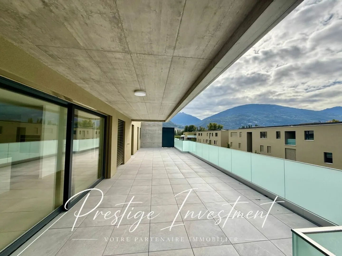 Attique de Luxe avec Terrasse - Photo 6 sur 13