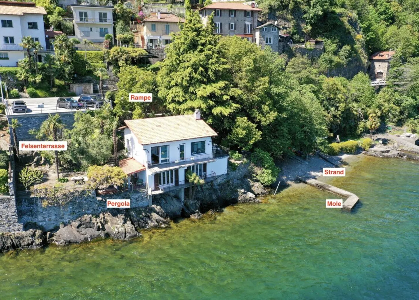 Villa directement au bord du lac avec plage privée et accès au lac / Cannobio (Italie) - Photo 2 sur 13