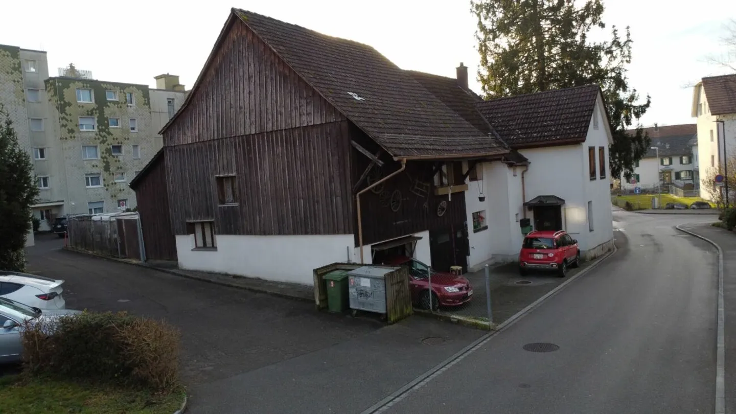 Multi-family house with potential: Your investment in the future! - Photo 4 of 6