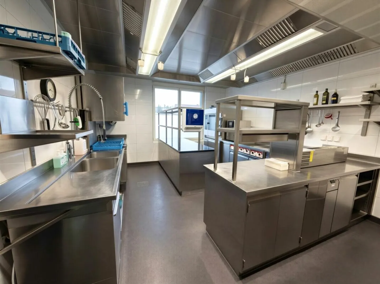ELEGANTE BISTRO NEL CUORE DI ENDINGEN - IMMEDIATAMENTE UTILIZZABILE PER IL TUO NUOVO INIZIO - Foto 9 di 11