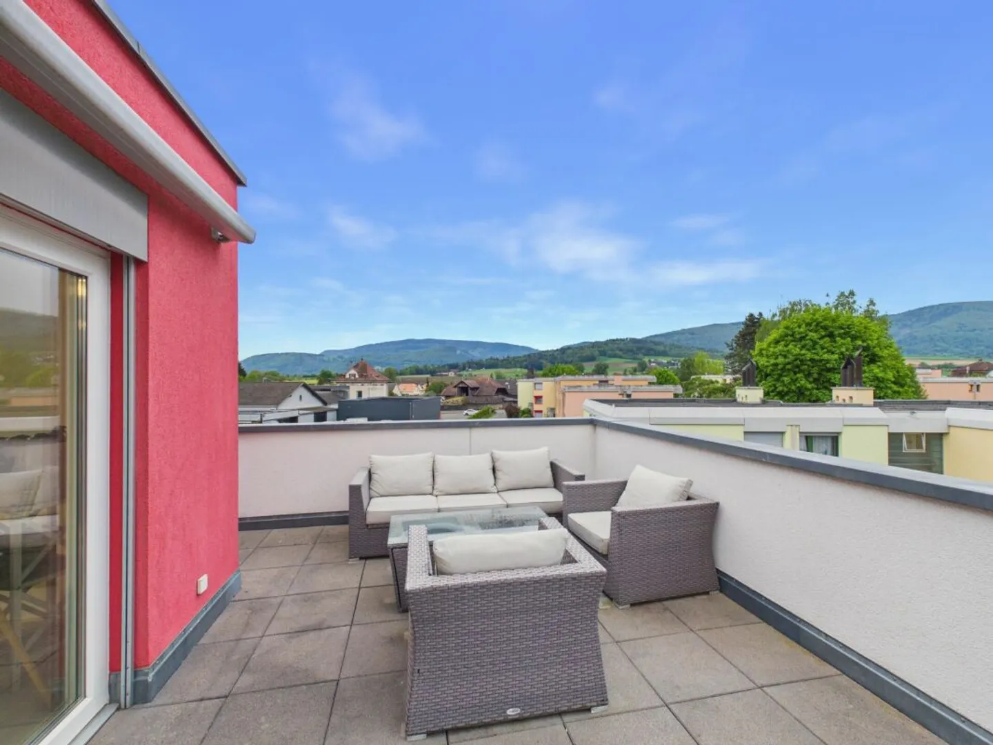 Moderne Penthouse-Wohnung mit Panorama-Terrasse in Delémont - Foto 1 von 13