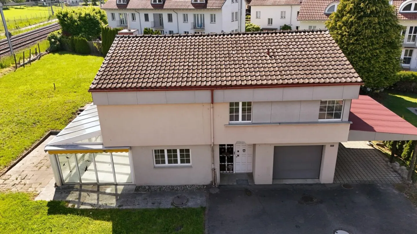 5.5 Room House with Potential - Photo 6 of 13