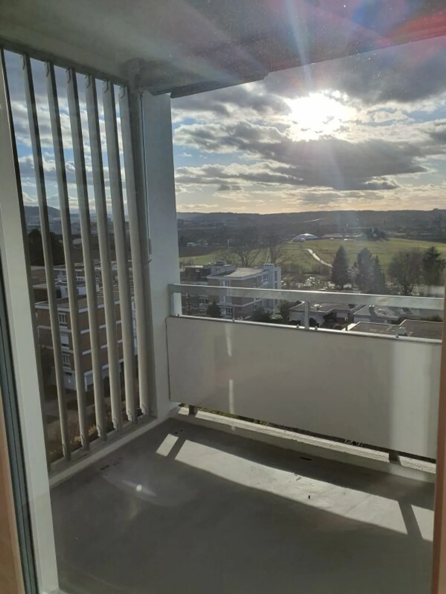Geräumige Dachwohnung mit Aussicht - Foto 5 von 8