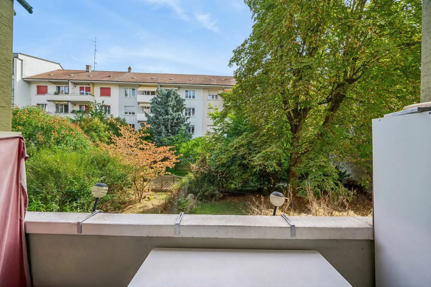 Centrally located 3-room apartment with balcony and quiet courtyard orientation - Photo 3 of 8