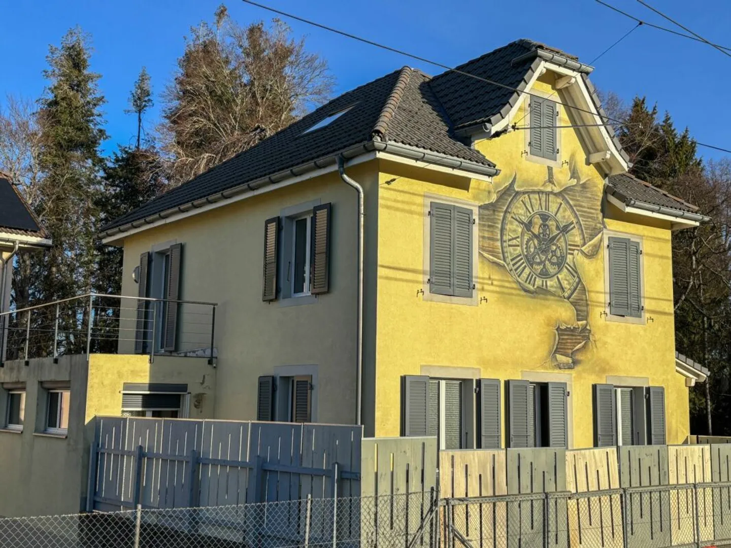 Charming family home with 5.5 rooms and a second plot in green zone - Photo 1 of 13