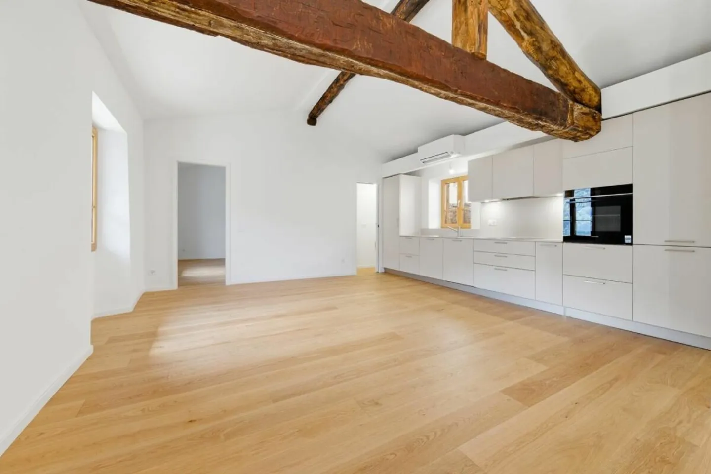 Appartement unique au bord du lac - Photo 6 sur 13