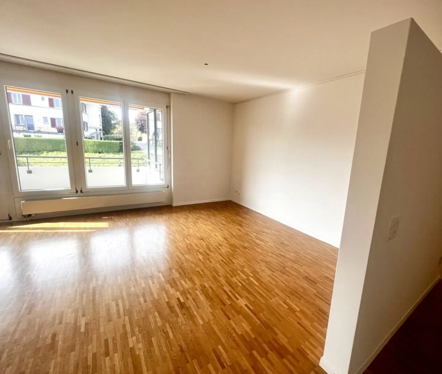 Incantevole appartamento di 2.5 locali a Sonnenplatz con vista sulle montagne - Foto 2 di 7