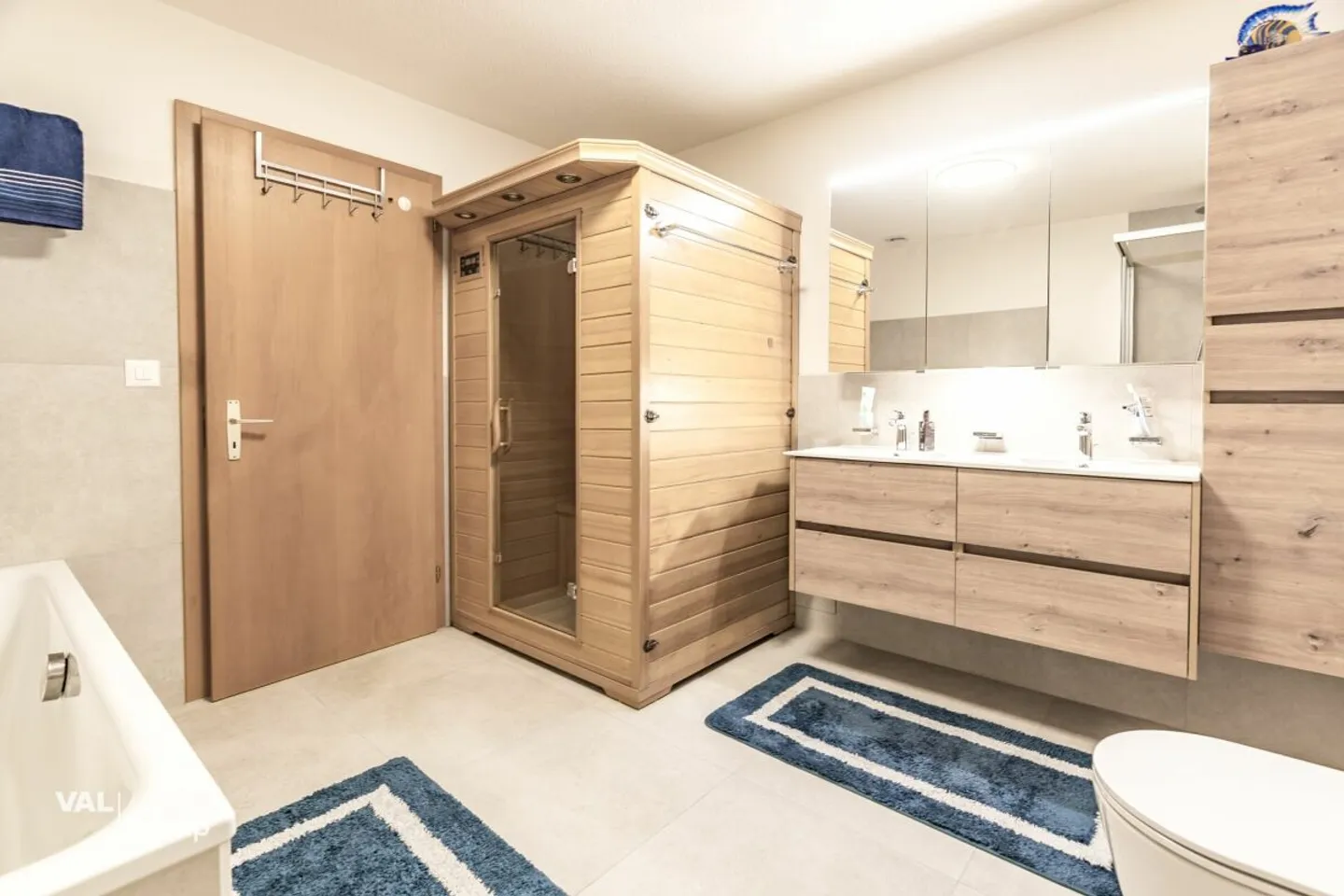 Logement exclusif avec grande terrasse, vue et tranquillité - Photo 3 sur 13