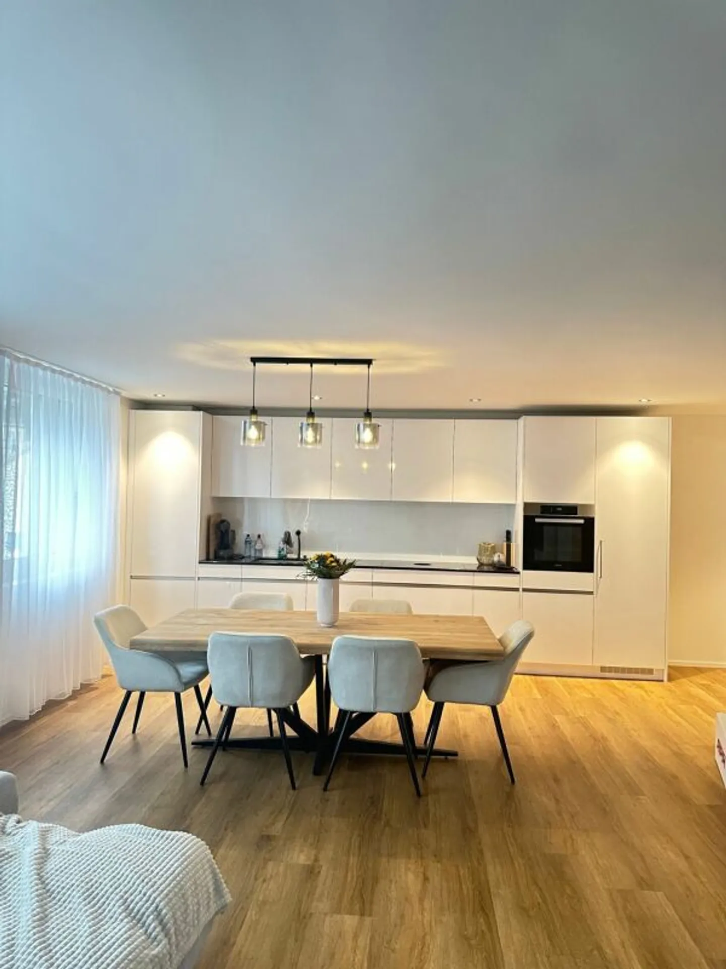 Dream Home in Prime Location: 3.5-Room Apartment in the Heart of Root - Photo 3 of 10