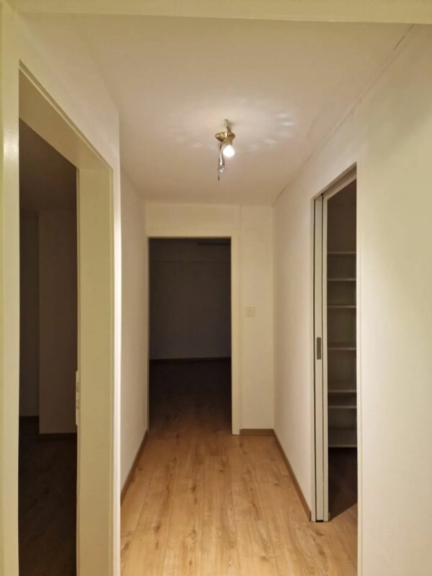 Appartamento ristrutturato con 3 stanze a Kreuzlingen - Foto 8 di 9