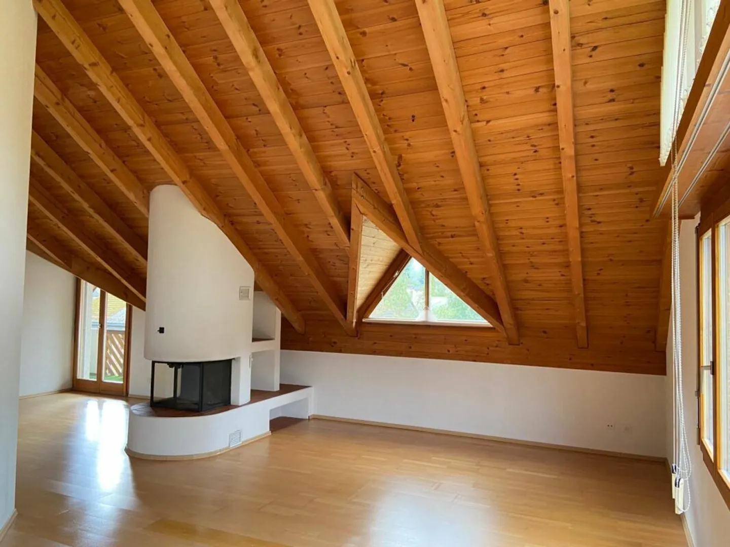 Charmante Dachwohnung in Werdenberg - Foto 1 von 12