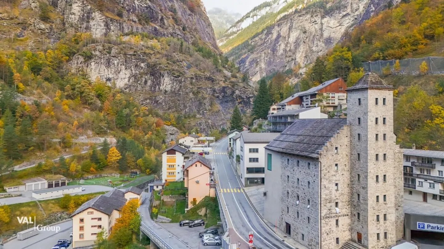 Interessante casa residenziale/commerciale a Gondo - utilizzo versatile, vicino al confine con l'Italia - Foto 9 di 10