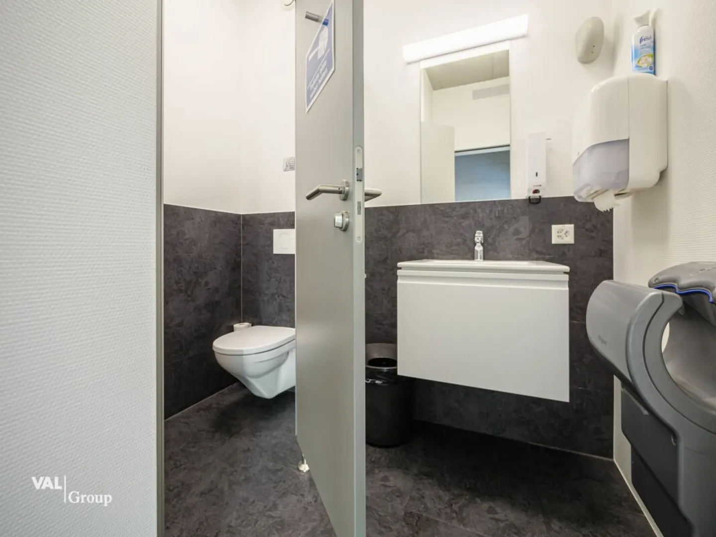 Moderner Gewerbekomplex in Visp - Foto 10 von 13