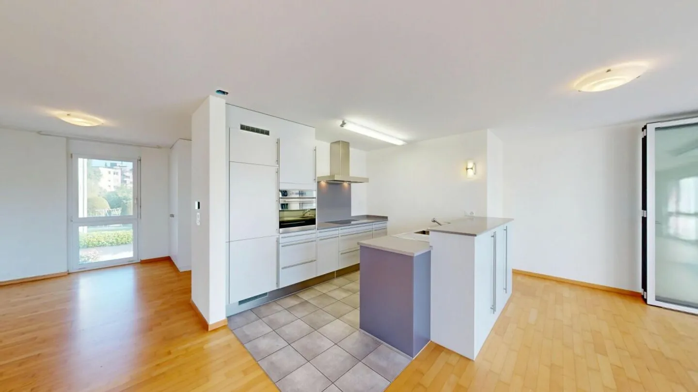 Vivre au centre de Bülach : Appartement de 4,5 pièces de haute qualité, 145 m2, avec loggia chauffée - Photo 9 sur 13