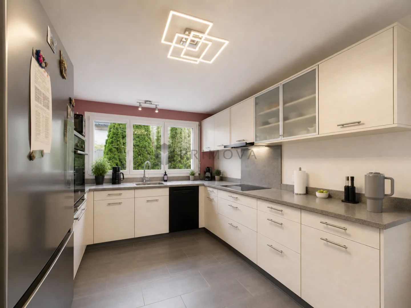 Grosszügiges Haus mit sonnigem Aussenbereich in Wald - Photo 3 sur 11