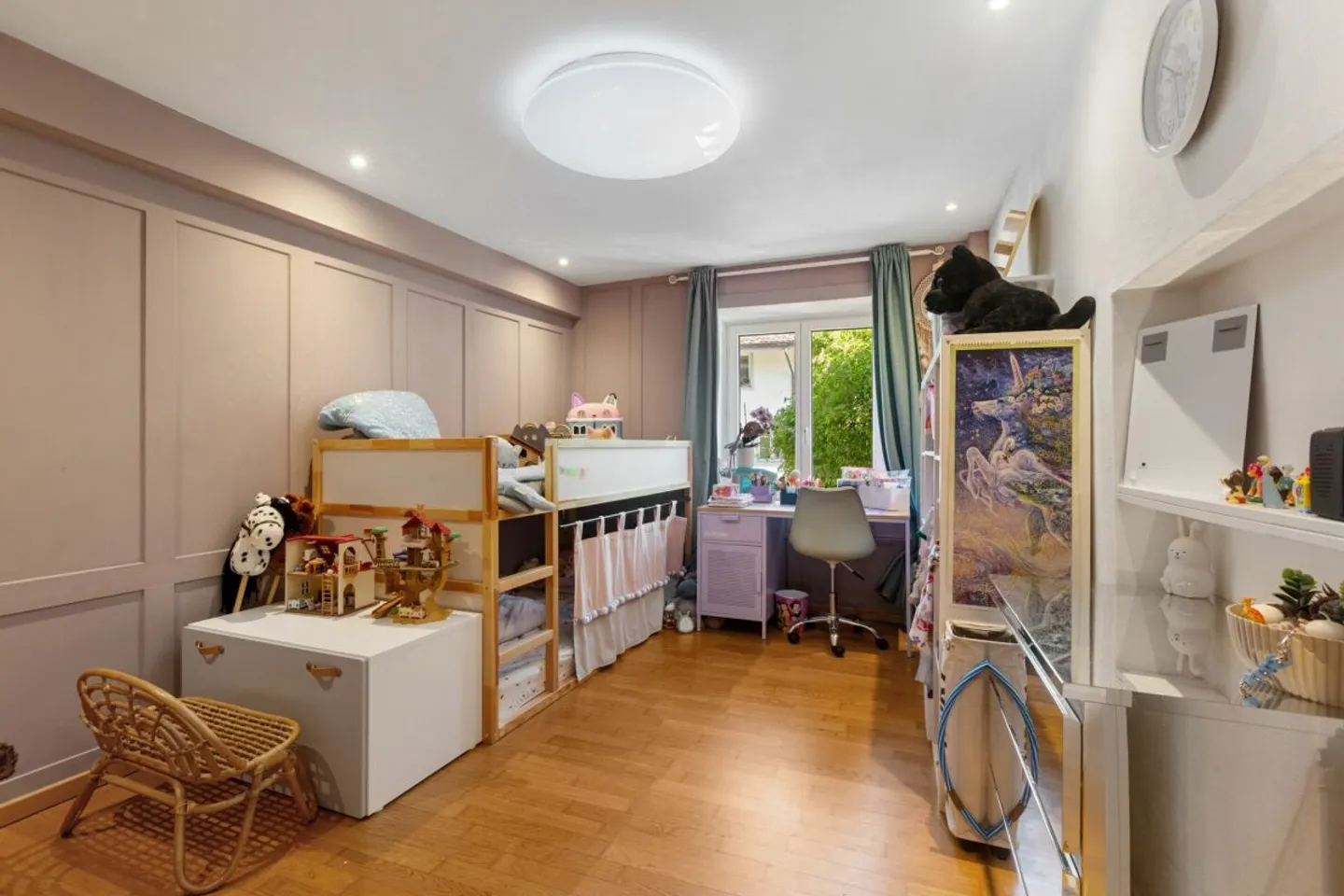 Charming 7½-Room Townhouse with Separate Garden - Photo 5 of 13