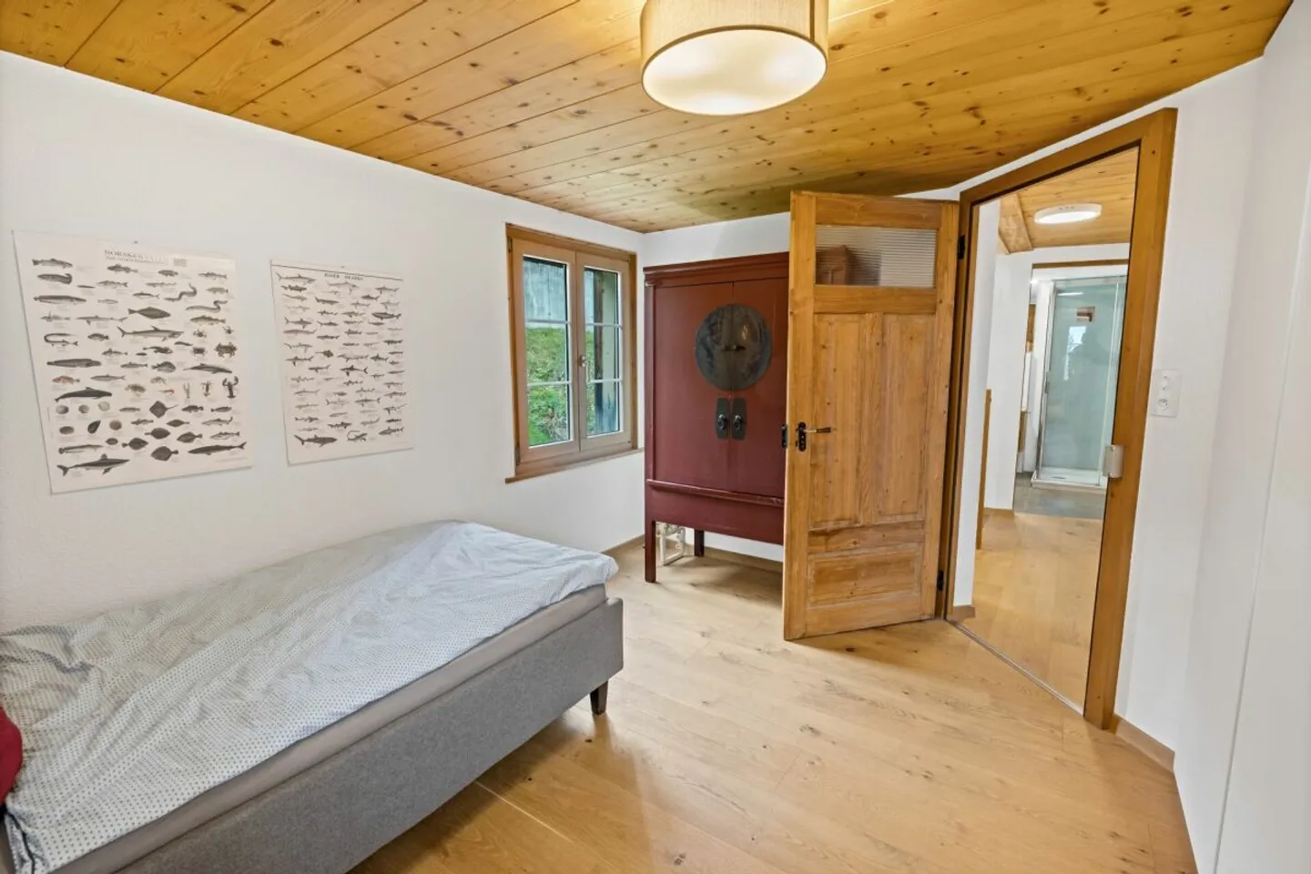 Grosszügige, sanierte Liegenschaft mit zwei Wohneinheiten, Studio &amp; PV-Anlage - Foto 7 von 13