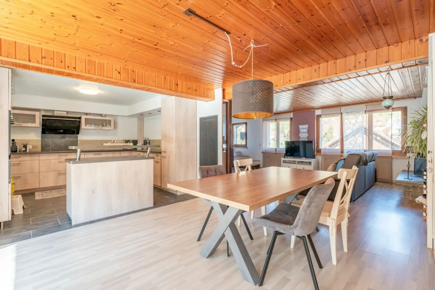 A House for Makers - Space, Potential, and Your Own Magazine - Photo 3 of 12