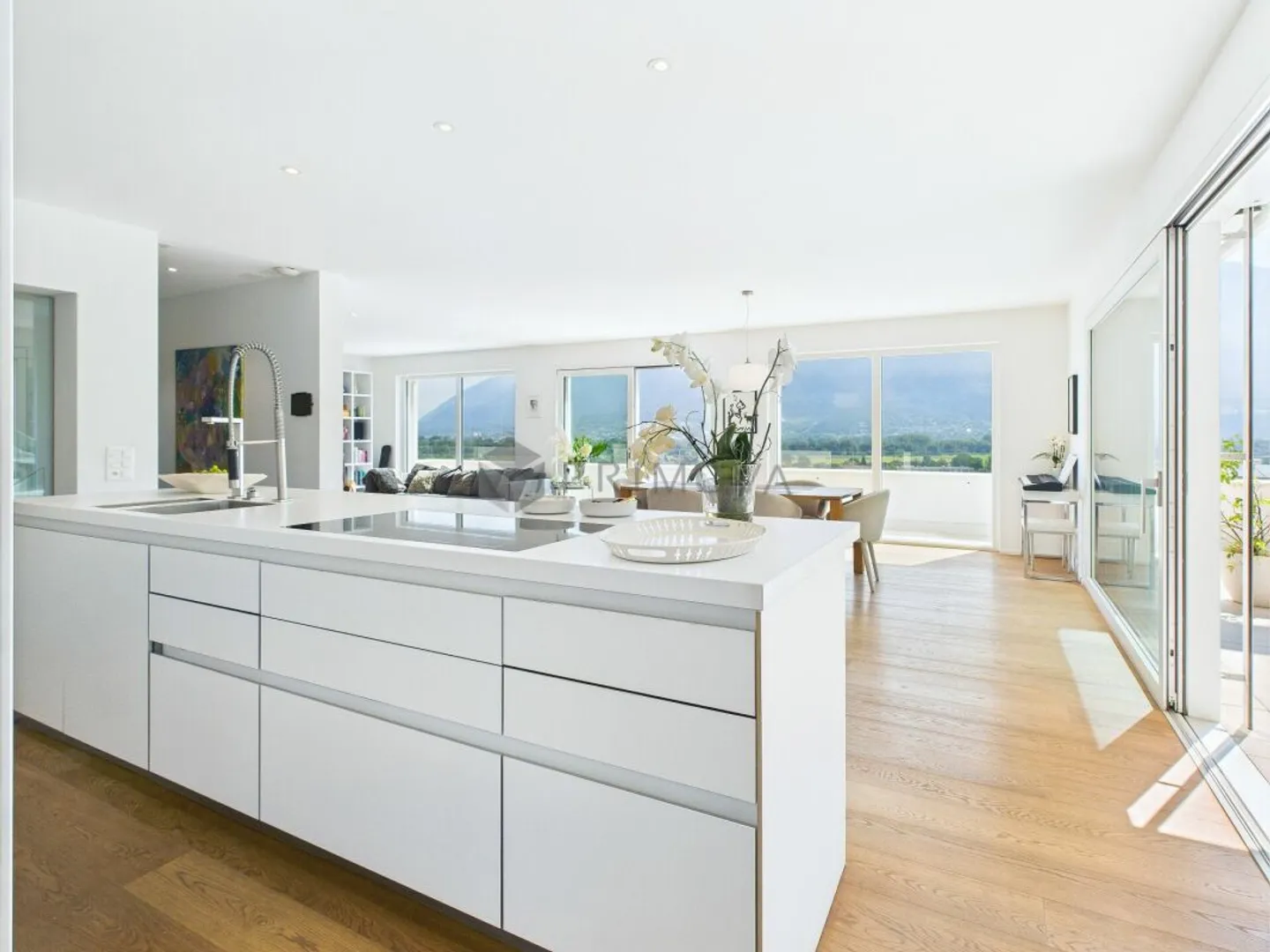 Stylish Architect House with Timeless Elegance - Photo 10 of 13