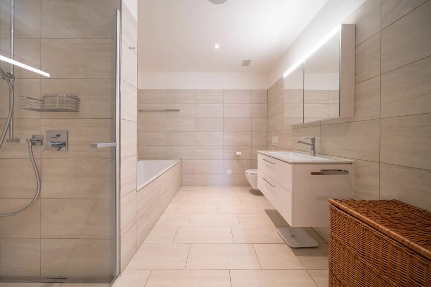 Appartement exclusif de 3,5 pièces à Zurich-Wollishofen près du lac de Zurich - Photo 8 sur 11