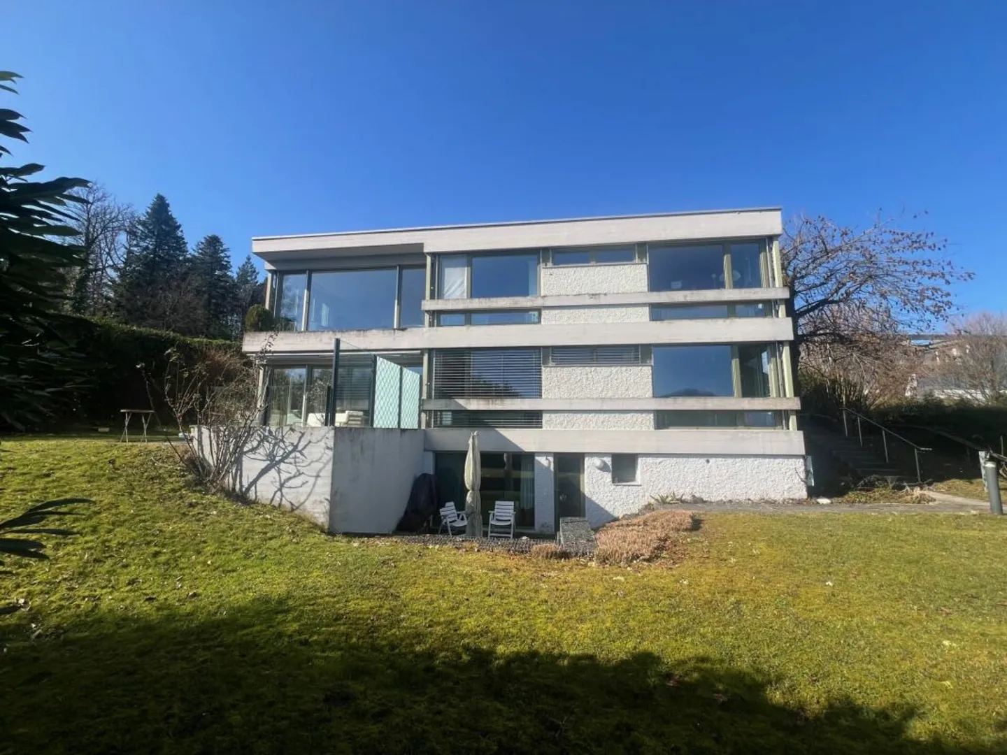 Monolocale di 1.5 locali con posto a sedere in giardino nell'idilliaco Kastanienbaum - Foto 1 di 7