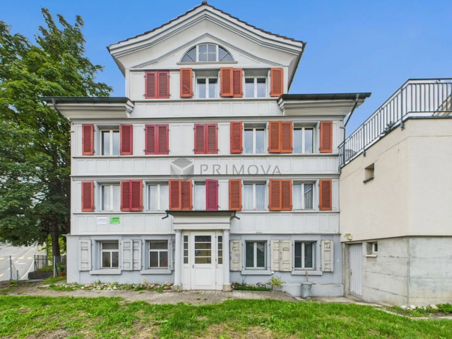 Développer. Louer. Concevoir - bâtiment résidentiel polyvalent avec potentiel - Photo 3 sur 8