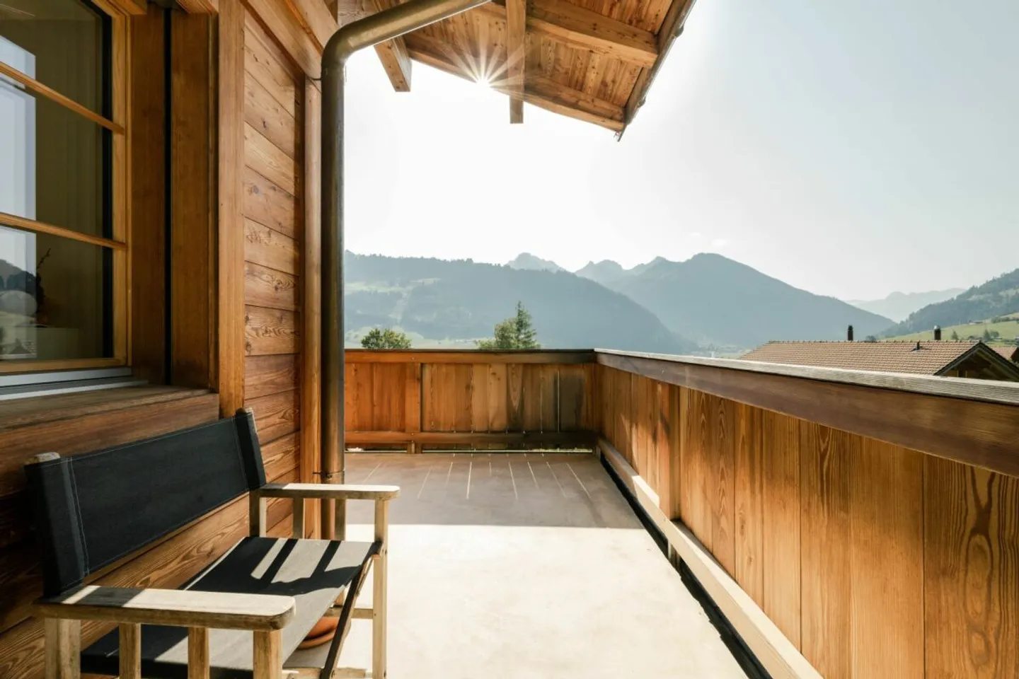 Moderne 4.5-Zimmer-Eigentumswohnung an sonniger Lage in Zweisimmen - Photo 8 of 13