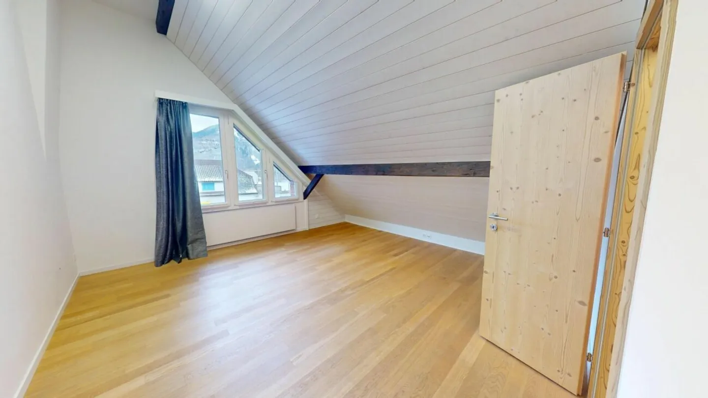 Attico spazioso e affascinante - due unità, una casa - Foto 3 di 13